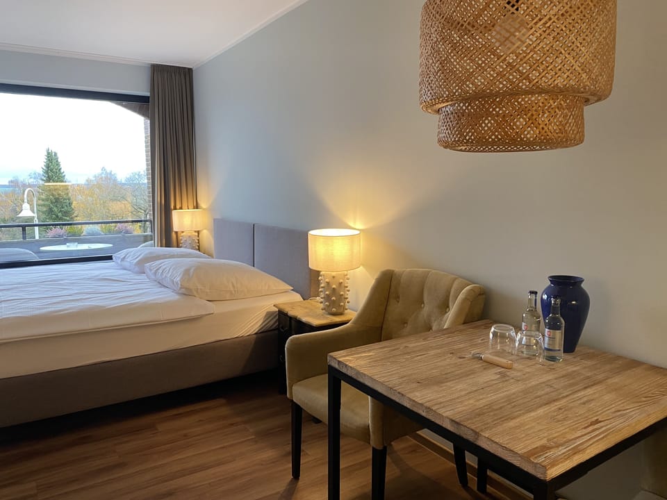 1 bedroom, in-room safe, desk, free WiFi