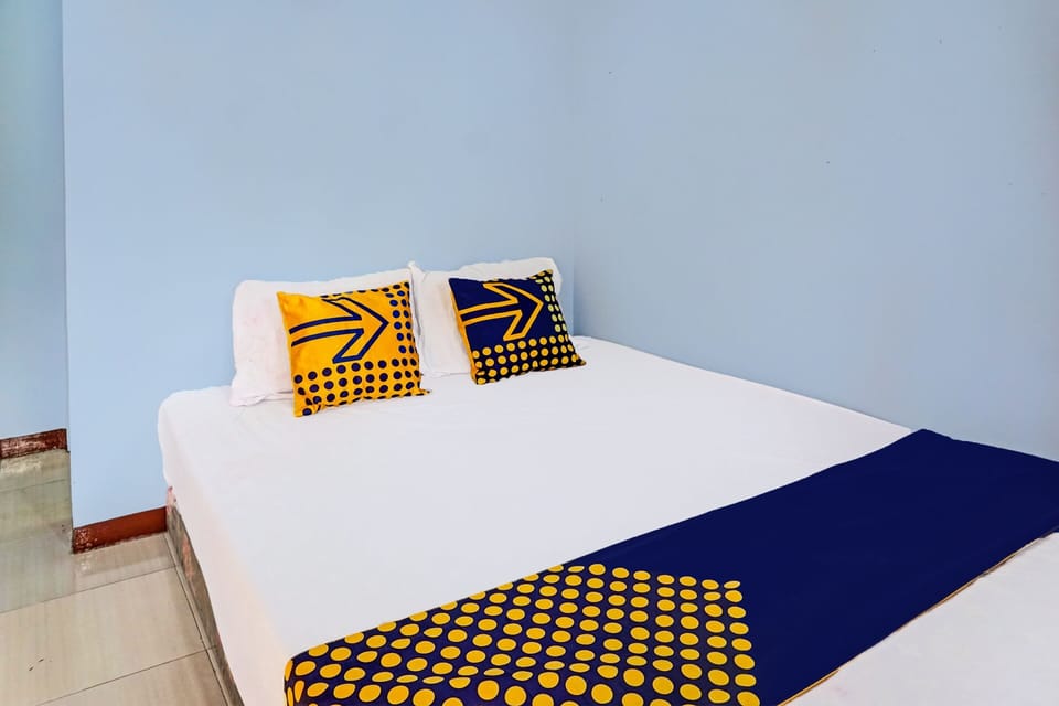 Economy Double Room | WiFi (free), bed sheets