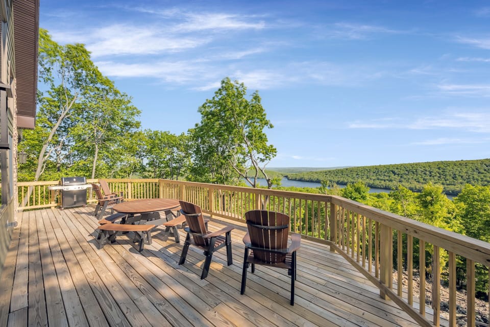 Gorgeous view of Big Boulder Lake and Ski Resort
