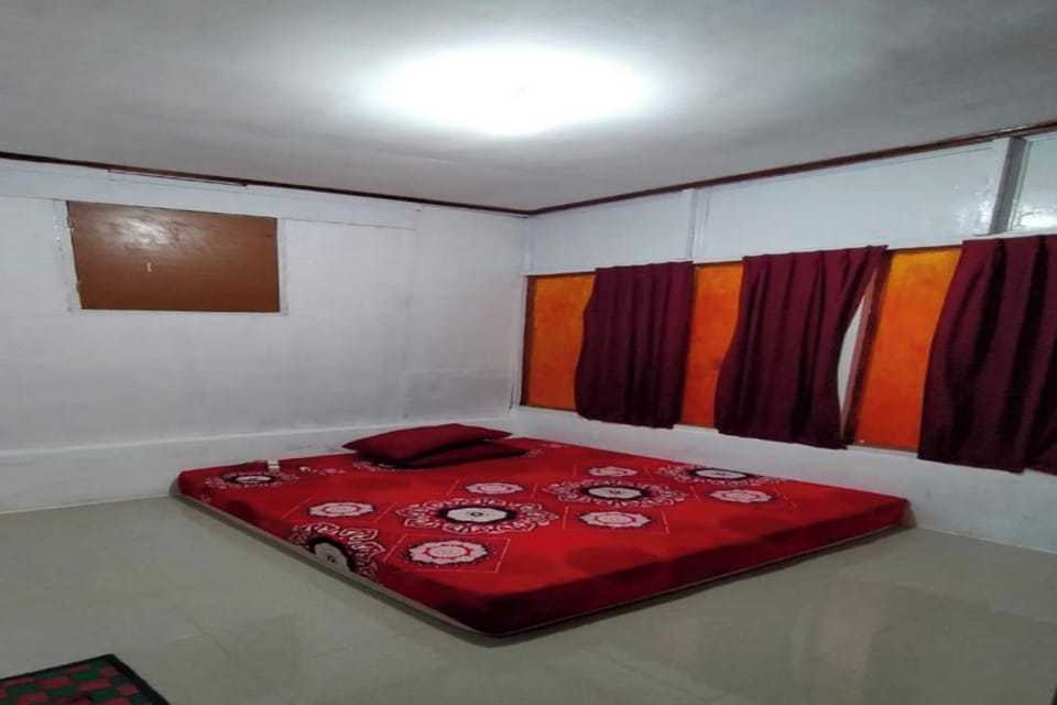 Deluxe Double Room | WiFi (free), bed sheets