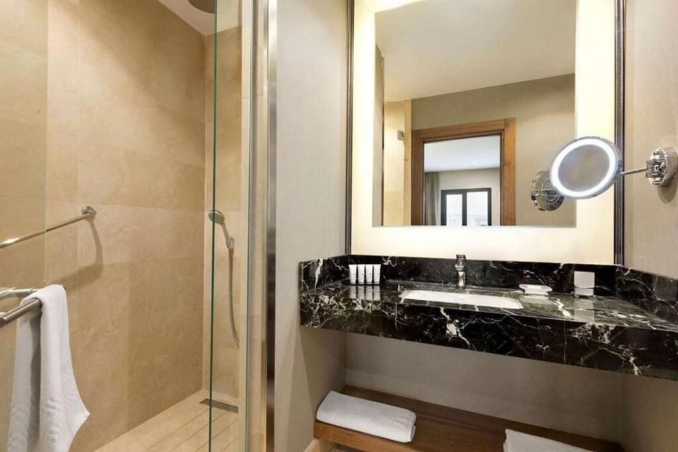 Minibar, in-room safe, desk, soundproofing