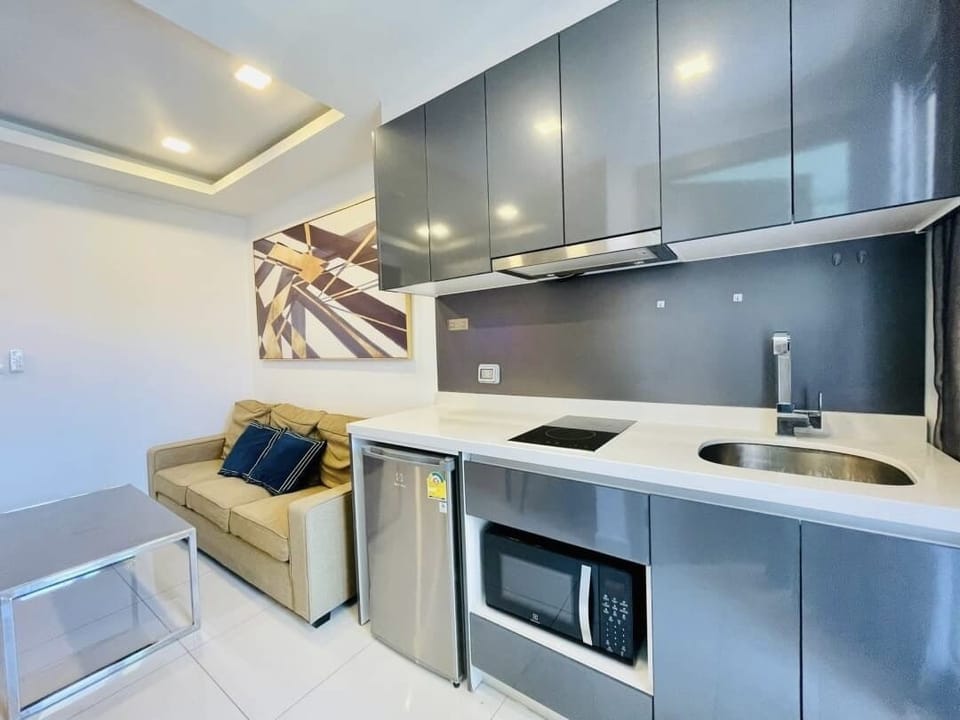 Condo, 1 Bedroom | Living area