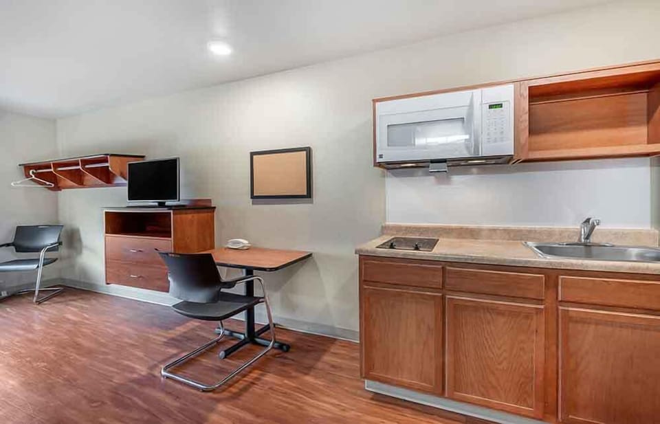 Standard Studio, Non Smoking, Refrigerator & Microwave | Desk, laptop workspace, iron/ironing board, free WiFi