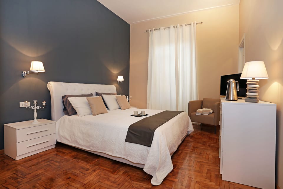 Minibar, desk, iron/ironing board, free WiFi