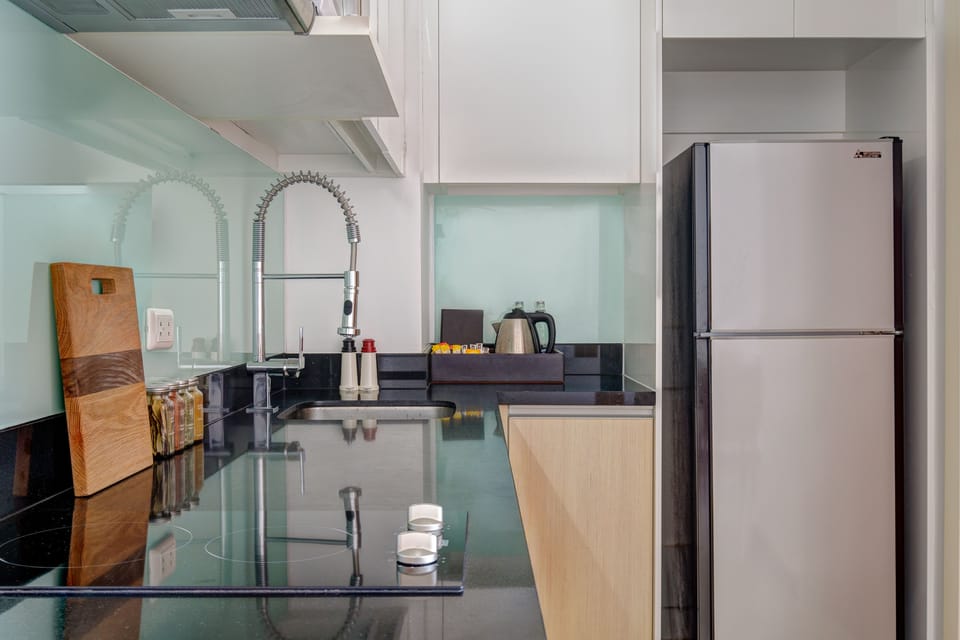 Fridge, microwave, toaster, cookware/dishes/utensils