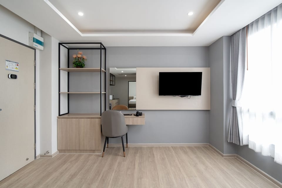 Suite | Desk, soundproofing, free WiFi, bed sheets