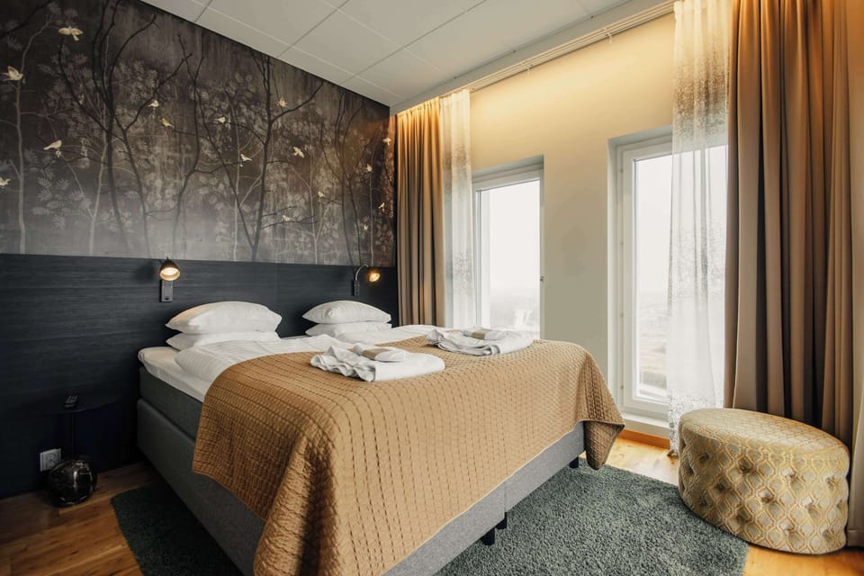 Junior Suite, 1 King Bed, Bathtub, Sea View (Living Room) | In-room safe, soundproofing, cribs (surcharge), WiFi (free)