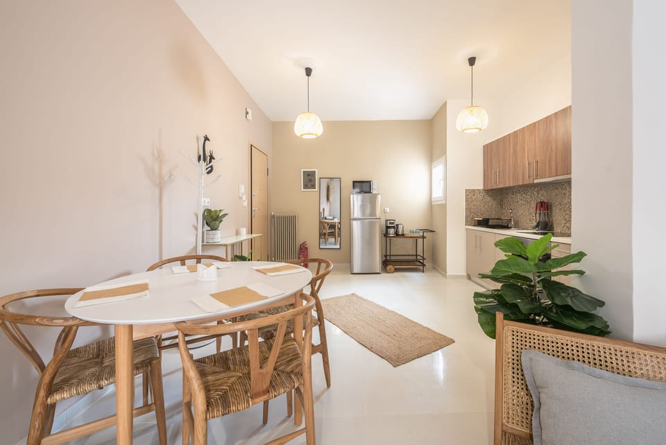 City Apartment | 1 bedroom, Egyptian cotton sheets, premium bedding, desk
