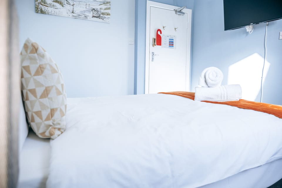 Traditional Double Room | Free WiFi, bed sheets