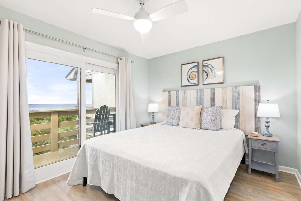 Primary Bedroom - King Size Bed
