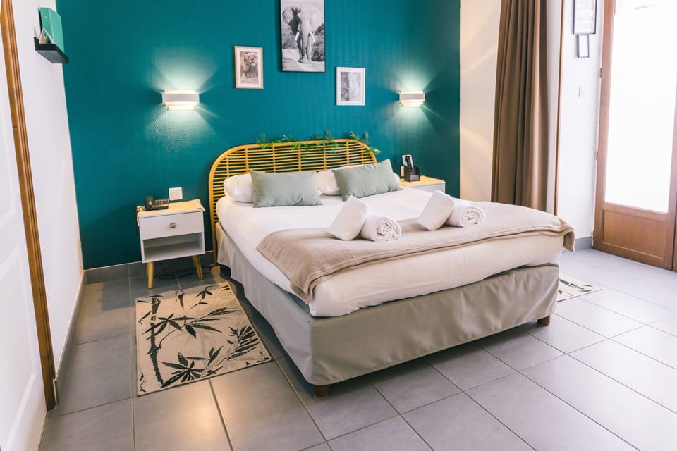 Classic Room, 1 Queen Bed | 1 bedroom, in-room safe, blackout drapes, free WiFi