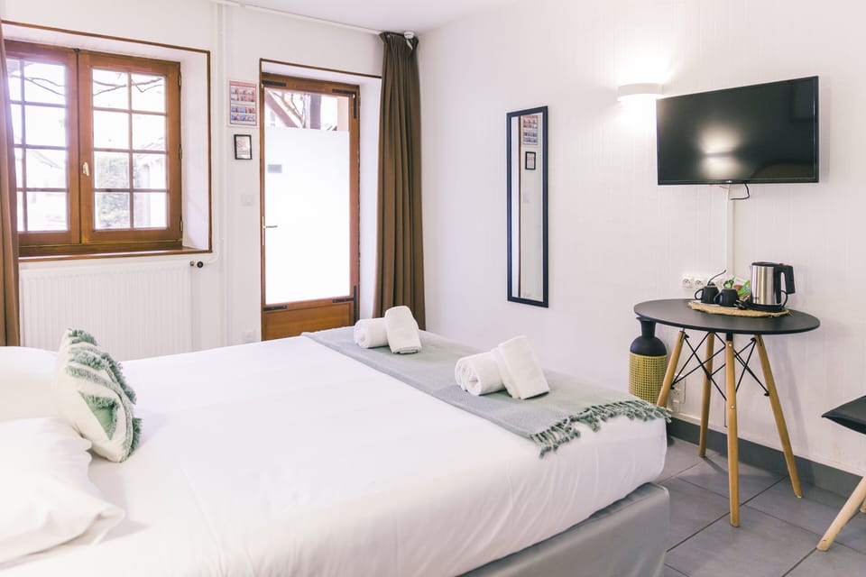 Comfort Room | 1 bedroom, in-room safe, blackout drapes, free WiFi