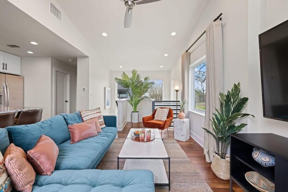 Unit B | Open Concept Living Room | XL Flat Screen TV | Second Floor | Central Common Area
