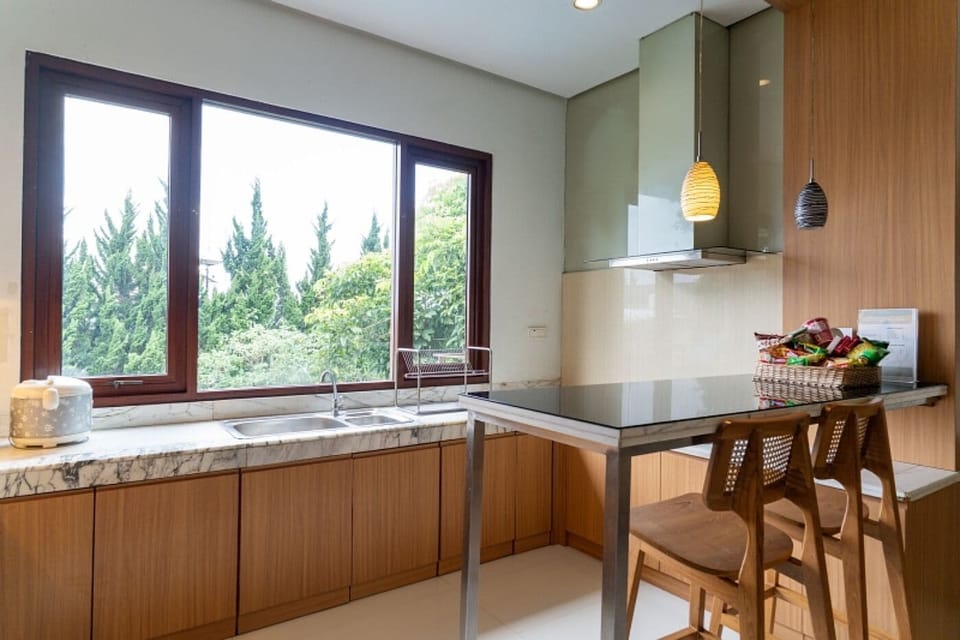 5 bedrooms villa pool | Private kitchen | Fridge, microwave, stovetop, electric kettle