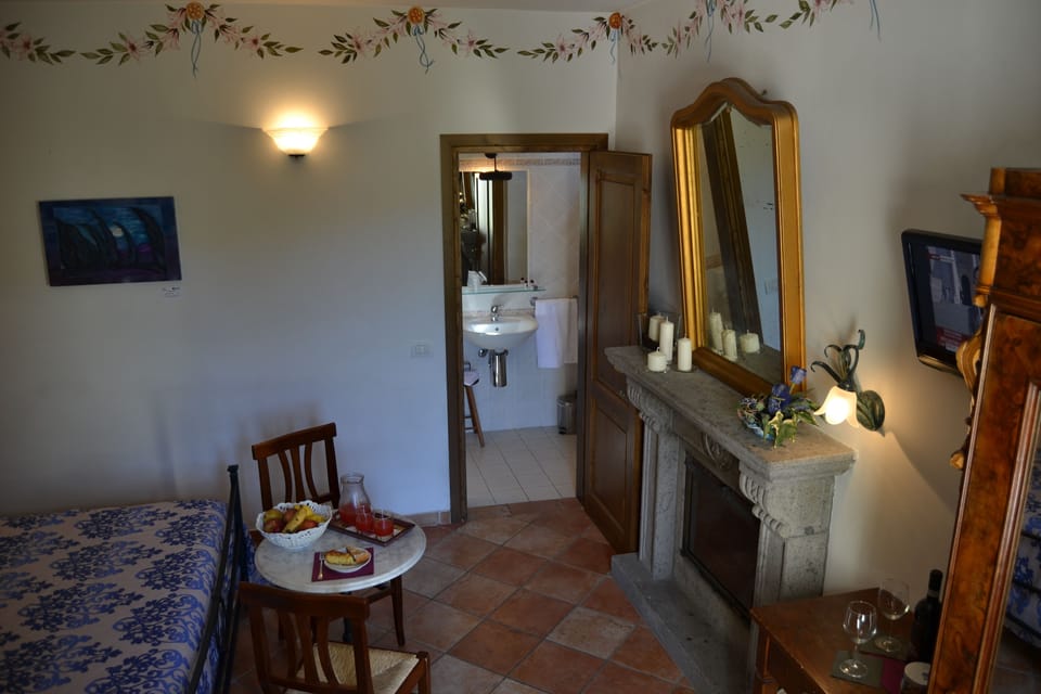 Double Room | Living area | Flat-screen TV