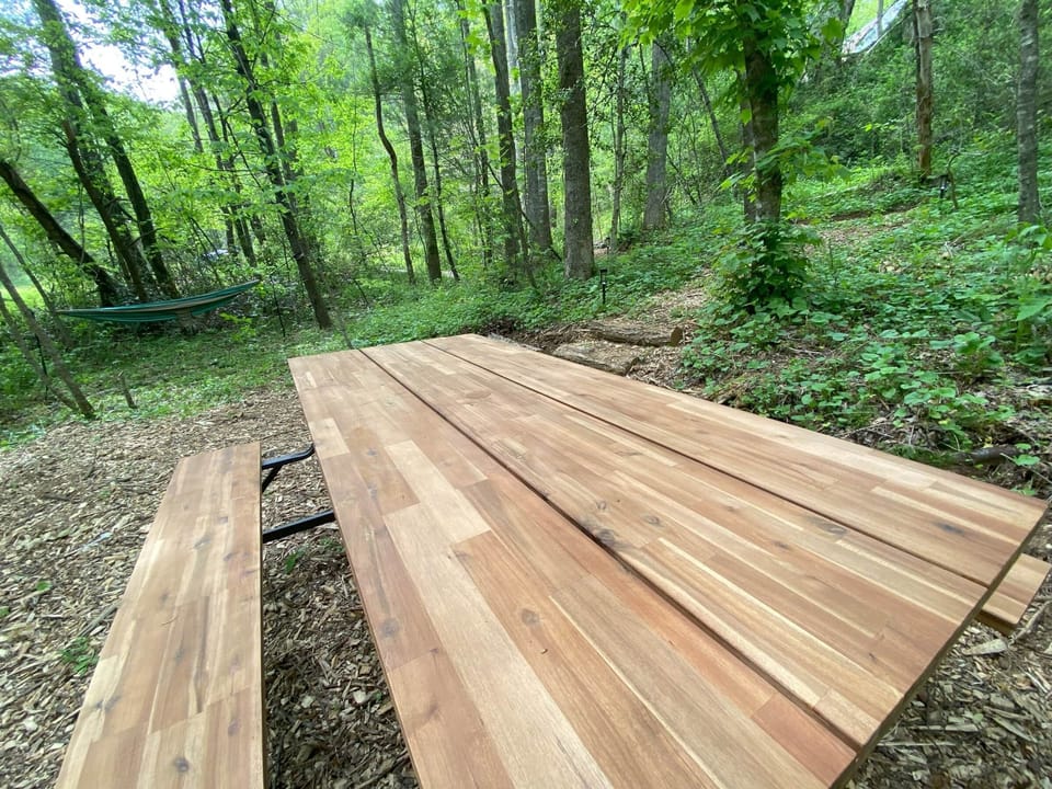 Picnic table