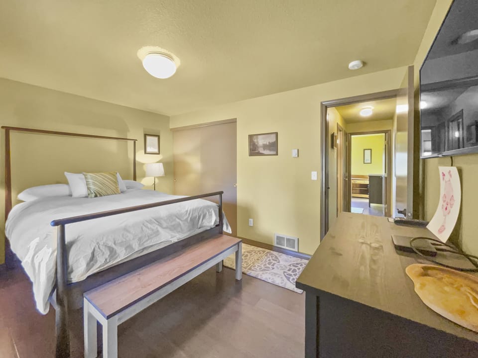 1618520849188squaw_creek__acampbell@familytimevacationrentals.com190135_br