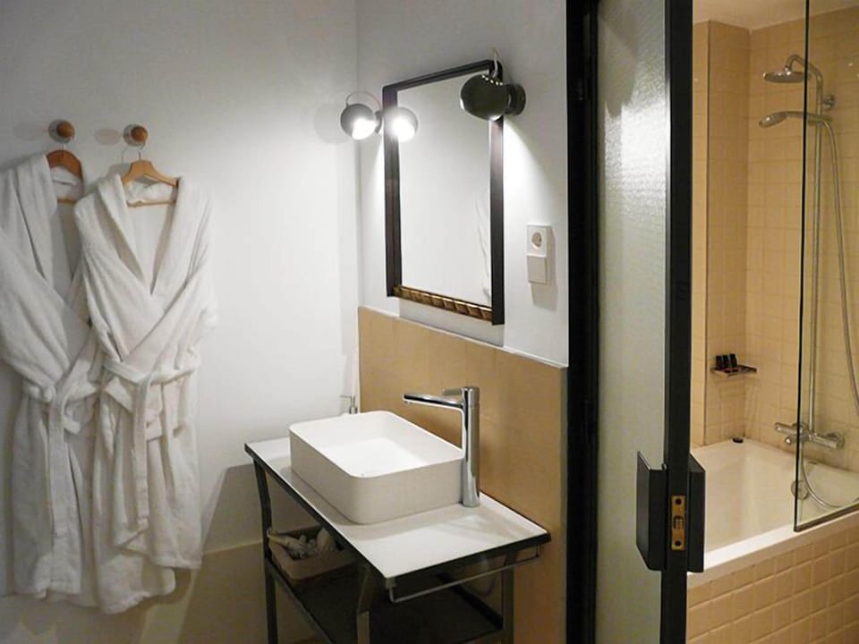 Double Room, Courtyard View | Egyptian cotton sheets, premium bedding, minibar, in-room safe