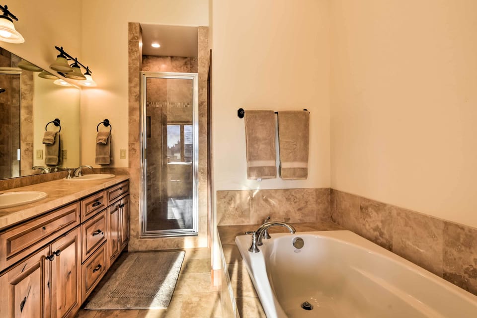 Crested Butte Townhome w/ Views - Steps to Lifts! Apartment in Colorado