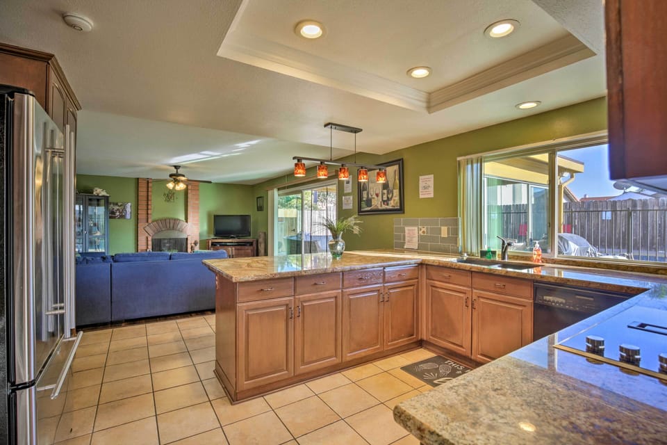 House (4 Bedrooms) | Interior