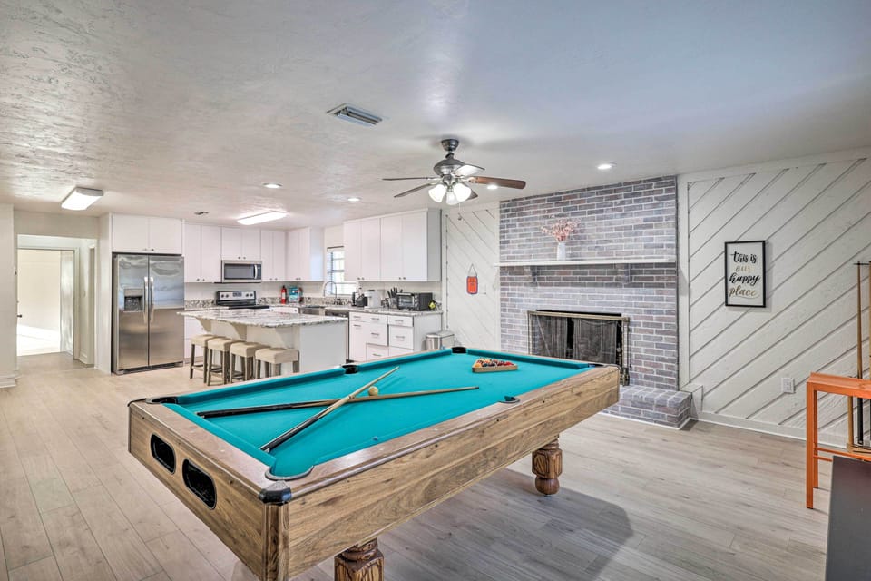 House (5 Bedrooms) | Interior