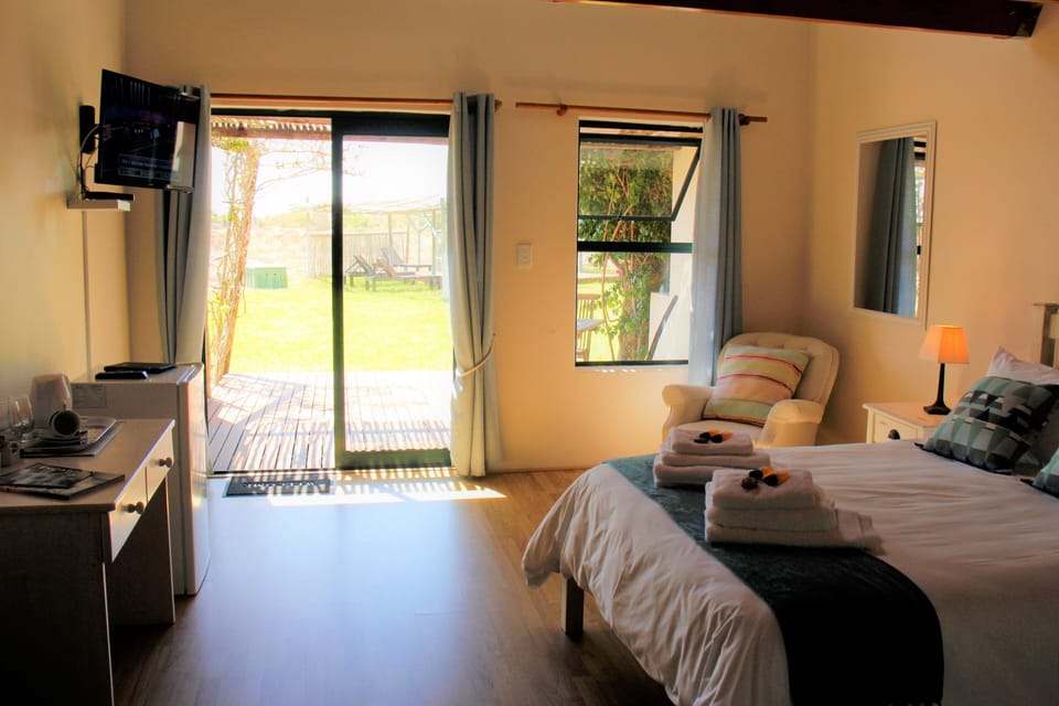 Basic Double Room | Free WiFi, bed sheets