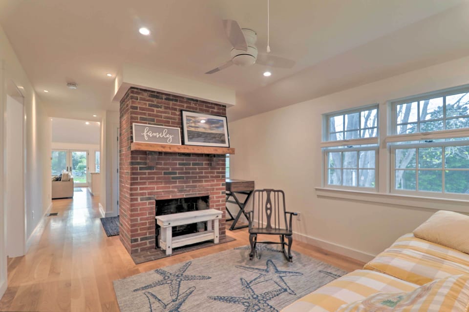 Walk to Beach! Cape Cod Cottage w/ Fire Pit Cottage in Brewster