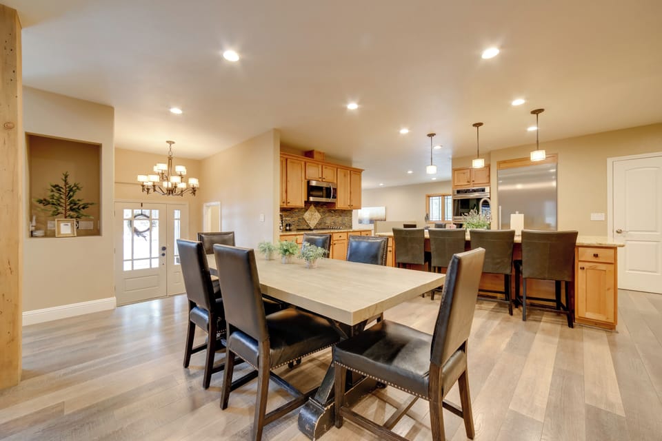 House (5 Bedrooms) | Interior