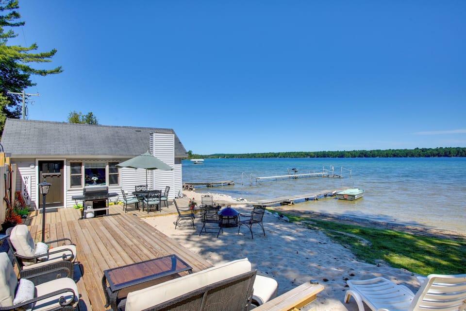 Cottage (2 Bedrooms) | Front of property