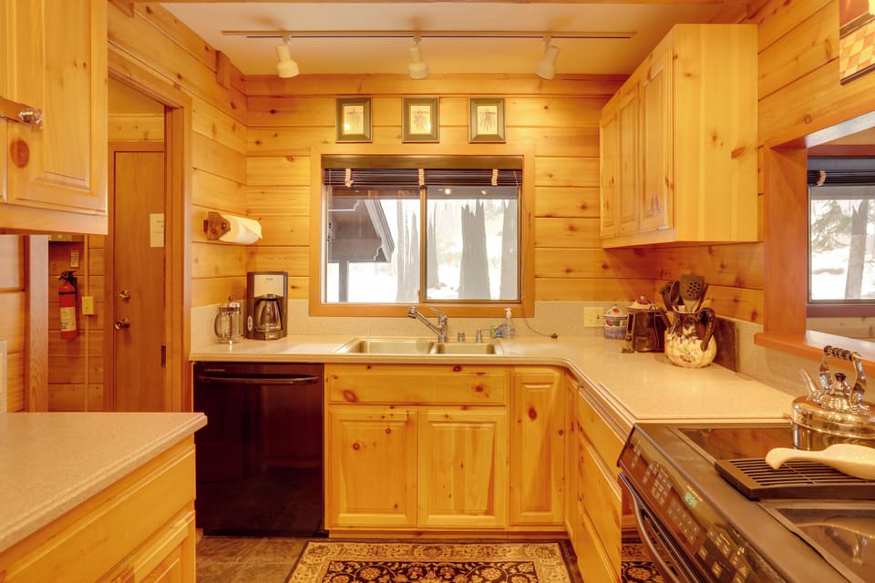 House (3 Bedrooms) | Interior
