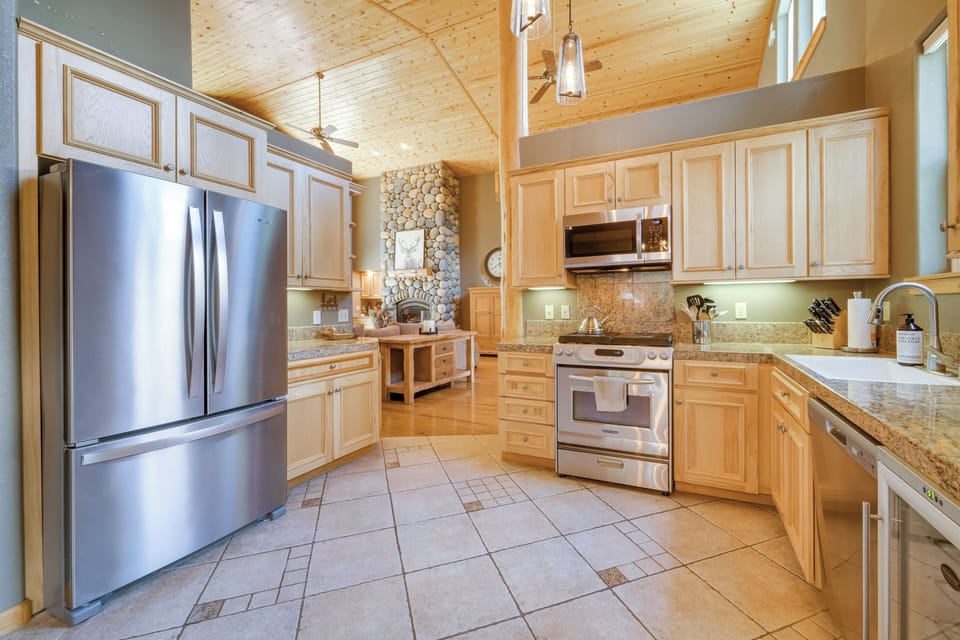 House (3 Bedrooms) | Interior