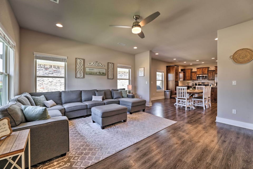 House (4 Bedrooms) | Interior