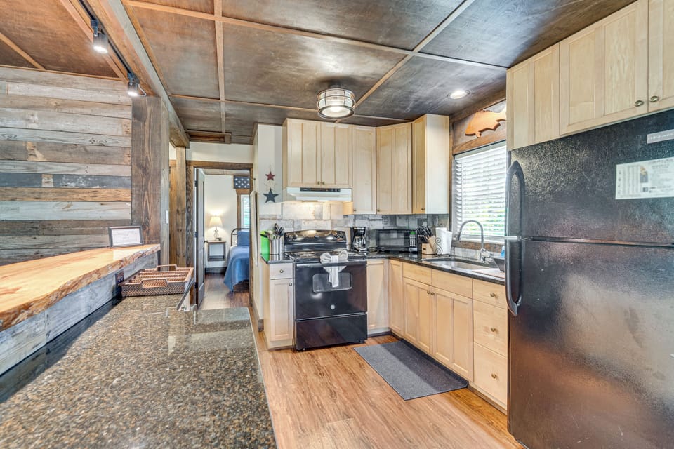 House (2 Bedrooms) | Interior