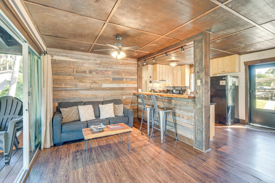 House (2 Bedrooms) | Interior