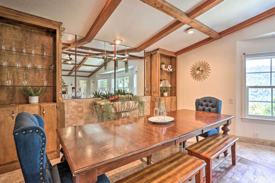 House (5 Bedrooms) | Interior
