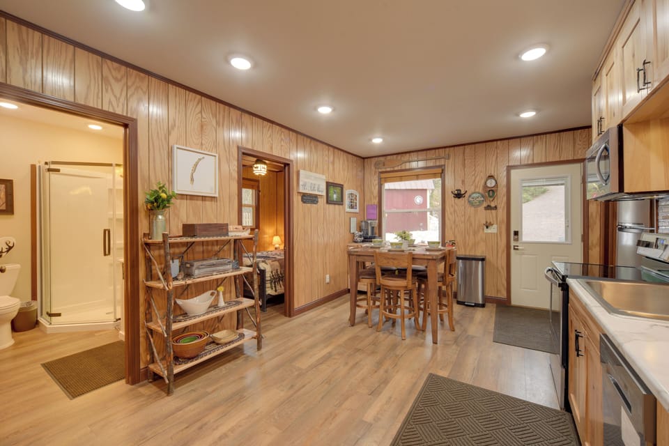 House (3 Bedrooms) | Interior