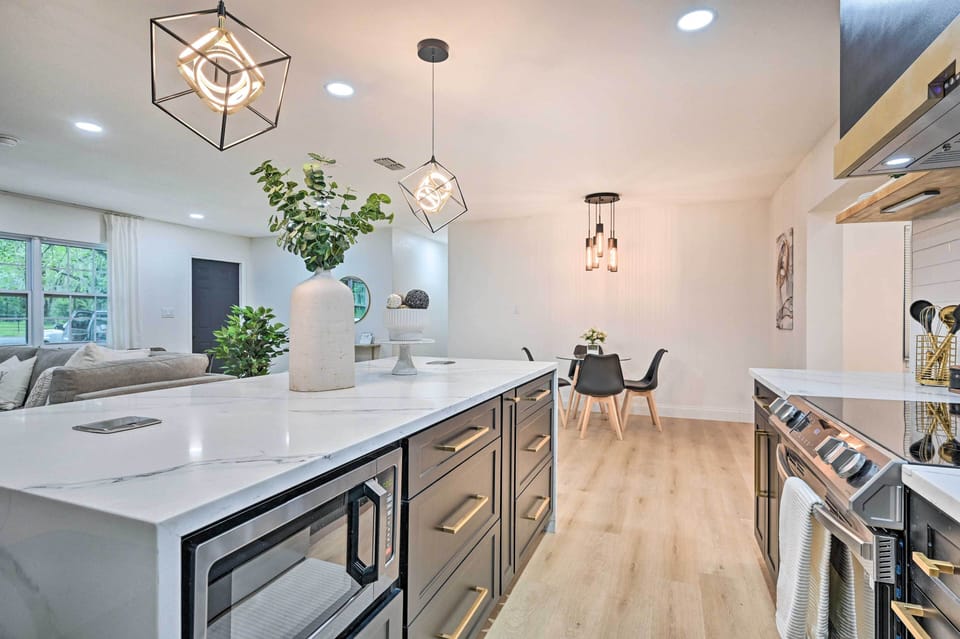 House (6 Bedrooms) | Interior