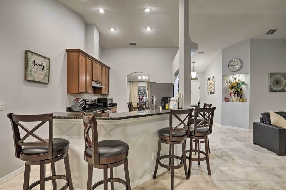 House (4 Bedrooms) | Interior