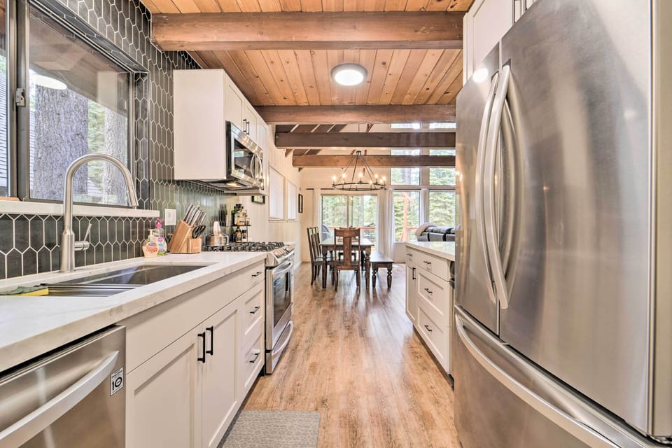 House (3 Bedrooms) | Interior