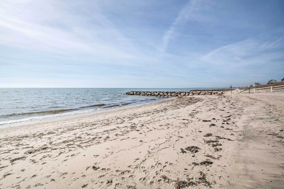 Walk to Beach: Quaint Dennis Home w/ Deck + Grill! Cottage in Dennis Port