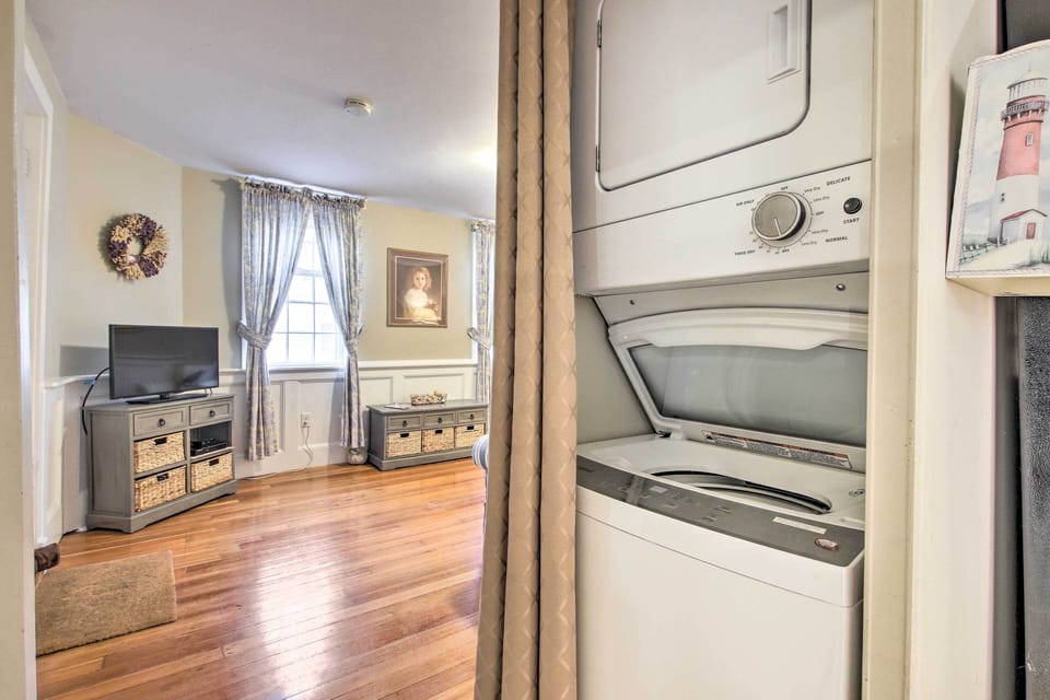 Inviting Salem Apartment Near Waterfront & Museums Apartment in Marblehead