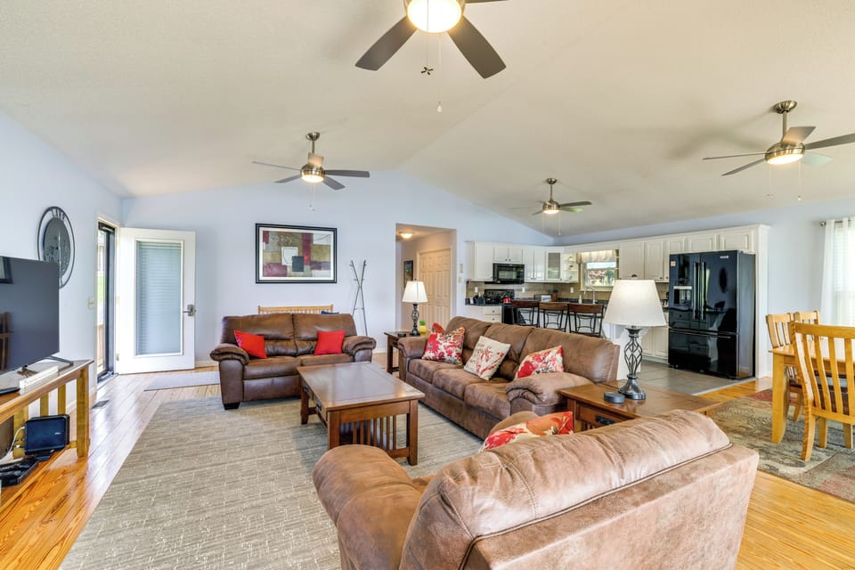 House (3 Bedrooms) | Interior