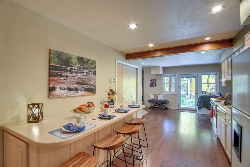 House (5 Bedrooms) | Interior