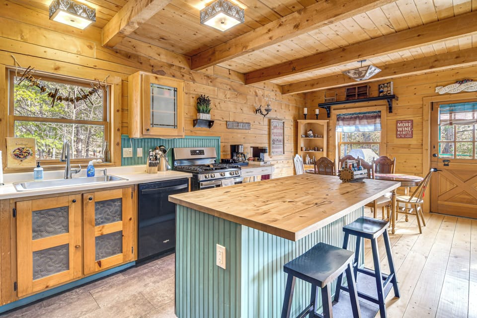 House (2 Bedrooms) | Interior