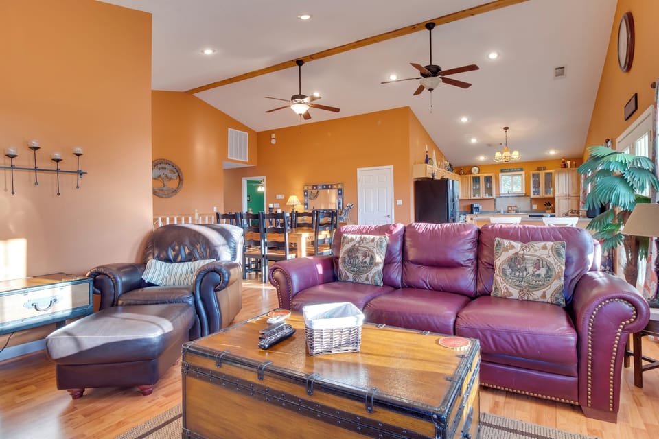 House (5 Bedrooms) | Interior