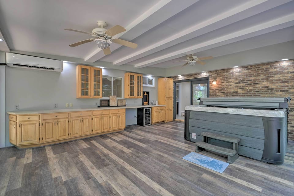 House (5 Bedrooms) | Interior