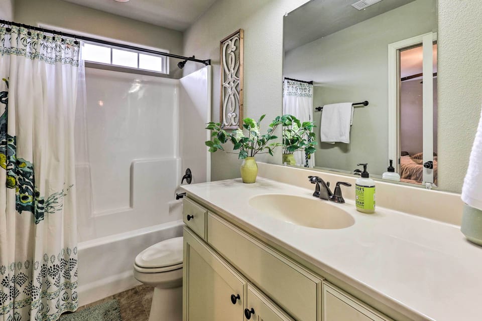 Fayetteville Home Near University of Arkansas! Cottage in Fayetteville