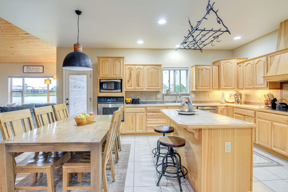 House (3 Bedrooms) | Interior