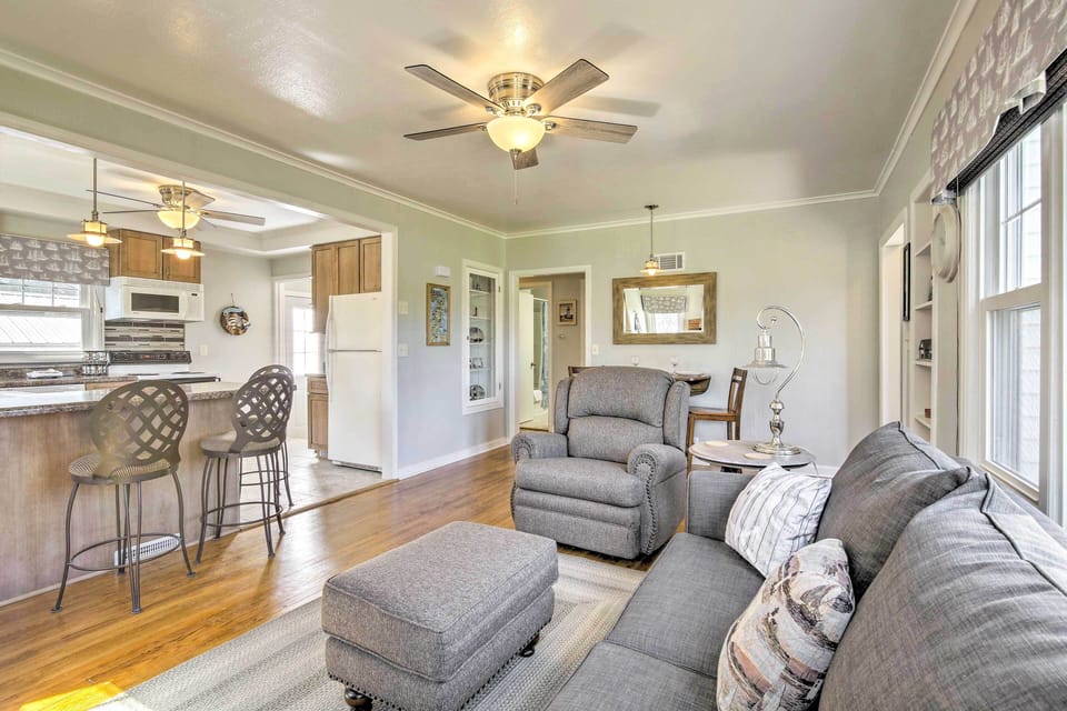 House (2 Bedrooms) | Interior