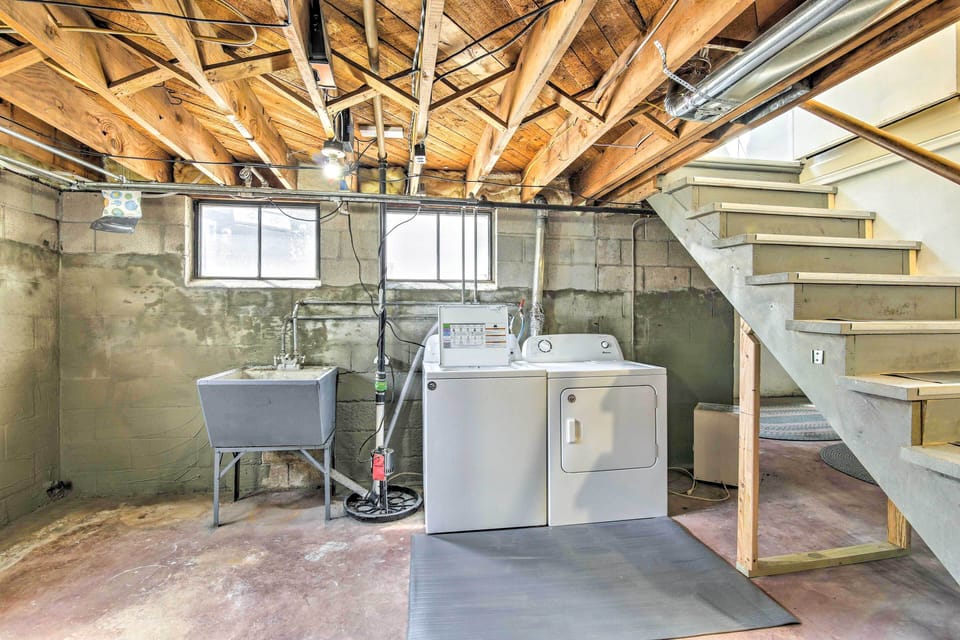 Modern Sturgeon Bay Home by Potawatomi State Park! Cottage in Sturgeon Bay